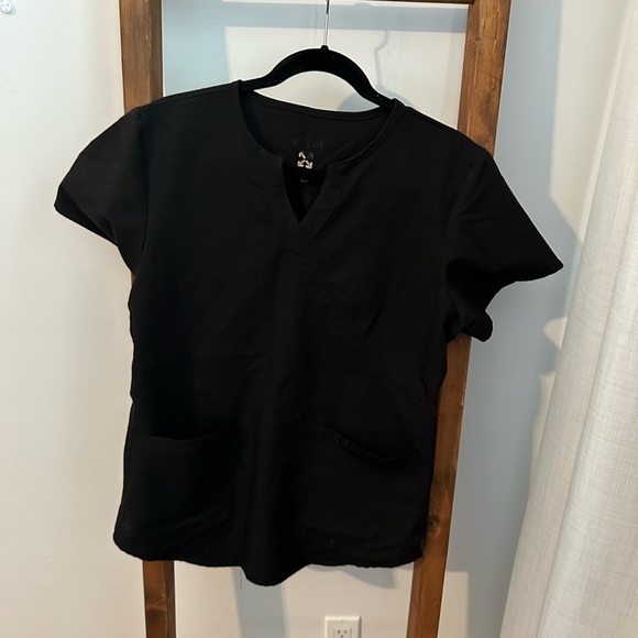 Excel 4 Way Stretch Scrub Top - Picture 2 of 5